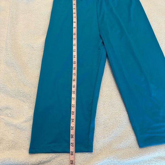 NWOT-Capri Pants Women Size XL - Picture 5 of 8